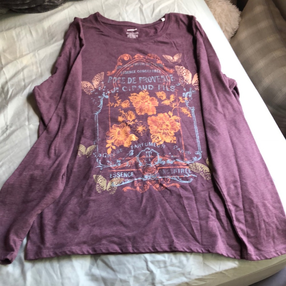 Long sleeve t-shirt